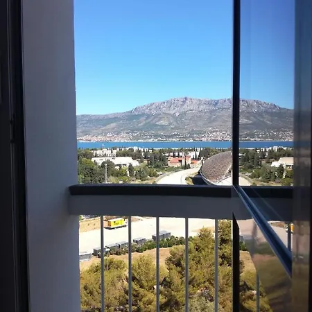 Ita Apartment Split