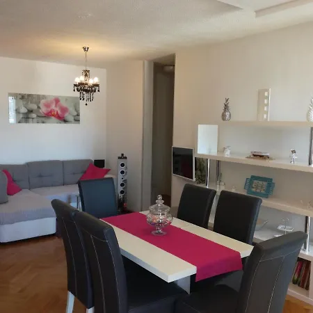Ita Apartment *